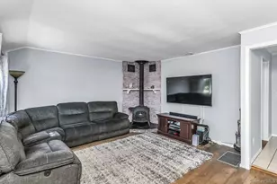 173 N Kings Ave, Massapequa, NY 11758 - Photo 5