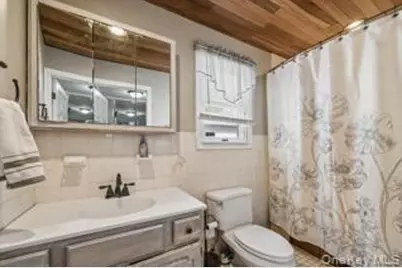173 N Kings Avenue, Massapequa, NY 11758 - Photo 17
