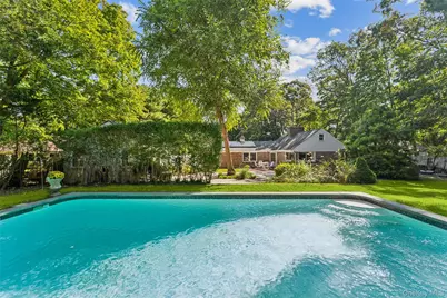 29 Squiretown Road #D, Hampton Bays, NY 11946 - Photo 3