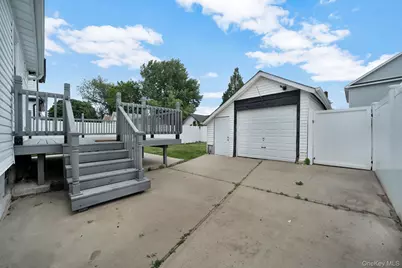40 S 16 Street, New Hyde Park, NY 11040 - Photo 33