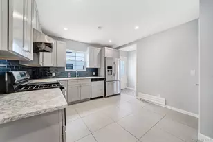 40 S 16th St, New Hyde Park, NY 11040 - Photo 9