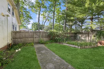 36 Lakeview Court, Ronkonkoma, NY 11779 - Photo 23