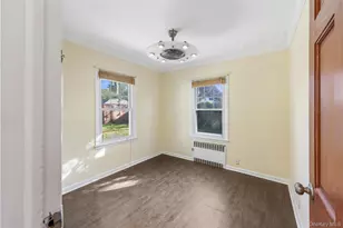 36 Lakeview Ct, Ronkonkoma, NY 11779 - Photo 13