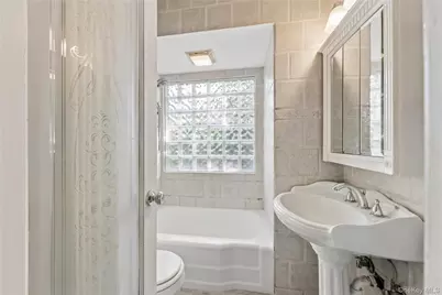 36 Lakeview Court, Ronkonkoma, NY 11779 - Photo 21