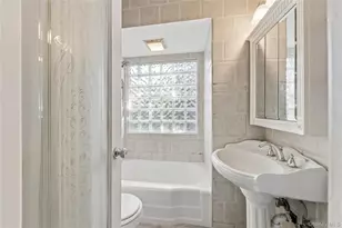36 Lakeview Ct, Ronkonkoma, NY 11779 - Photo 21