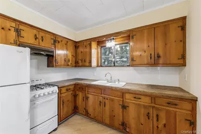 36 Lakeview Court, Ronkonkoma, NY 11779 - Photo 9