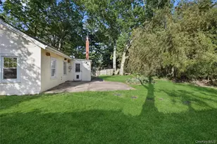 36 Lakeview Ct, Ronkonkoma, NY 11779 - Photo 25