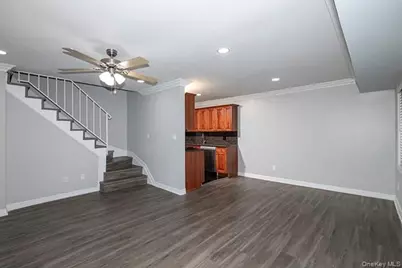 1355 Roanoke Avenue #7g, Riverhead, NY 11901 - Photo 3