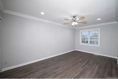 1355 Roanoke Avenue #7g, Riverhead, NY 11901 - Photo 7
