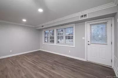 1355 Roanoke Avenue #7g, Riverhead, NY 11901 - Photo 5