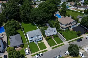 101 Spruce Ave, Bethpage, NY 11714 - Photo 31