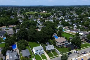 101 Spruce Ave, Bethpage, NY 11714 - Photo 29