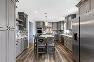 101 Spruce Ave, Bethpage, NY 11714 - Photo 9