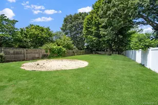 101 Spruce Ave, Bethpage, NY 11714 - Photo 7