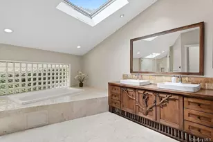 29 Amber Ln, Oyster Bay, NY 11771 - Photo 27