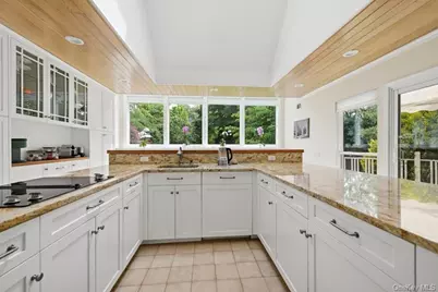 29 Amber Lane, Oyster Bay, NY 11771 - Photo 15