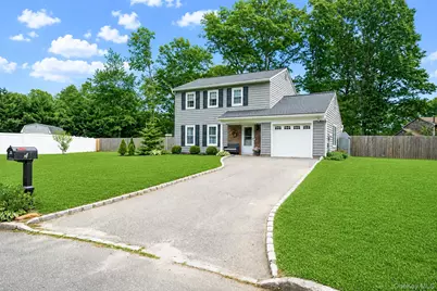 4 Green Terrace, Ridge, NY 11961 - Photo 3