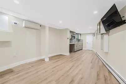 735 E 211th Street, Bronx, NY 10467 - Photo 19