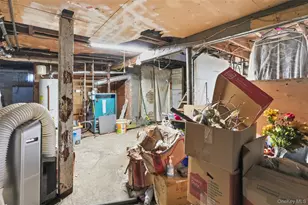 1 Moore Ave, Hempstead, NY 11550 - Photo 19