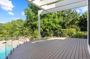 1 Foxwood Rd, Great Neck, NY 11024 - Photo 41