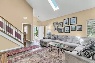 112 Dorado Ct S, Middle Island, NY 11953 - Photo 7