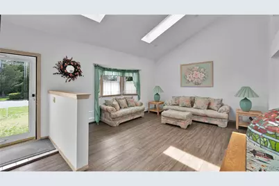 22 Donna Drive, Calverton, NY 11933 - Photo 5