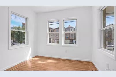 937 E 225th Street, Bronx, NY 10466 - Photo 7
