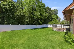 1090 South Dr, Merrick, NY 11566 - Photo 21