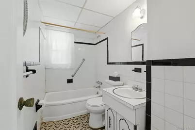 1090 South Drive, Merrick, NY 11566 - Photo 13