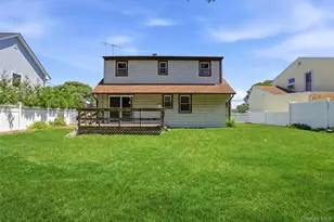 1090 South Dr, Merrick, NY 11566 - Photo 19