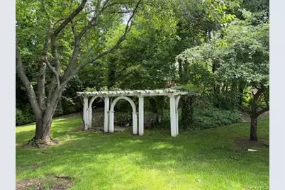 247 Barrett Road, Lawrence, NY 11559 - Photo 15