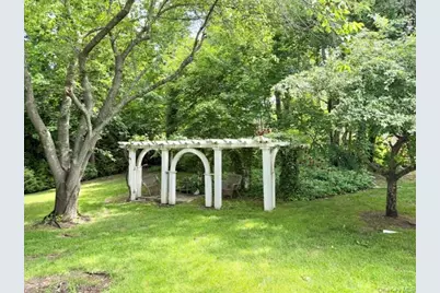 247 Barrett Road, Lawrence, NY 11559 - Photo 9