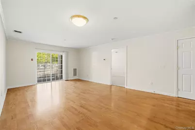 100 Woodcrest Lane #112, Mount Kisco, NY 10549 - Photo 7