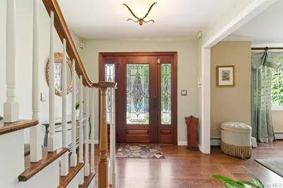 7 Lawrence Court, Syosset, NY 11791 - Photo 5