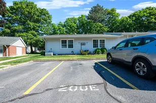 200 Newcastle Ct, Ridge, NY 11961 - Photo 7