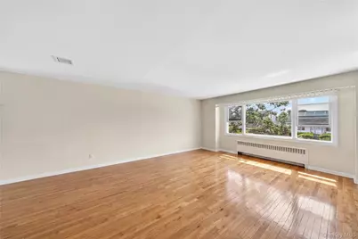 240 Pearl Street, Lawrence, NY 11559 - Photo 3