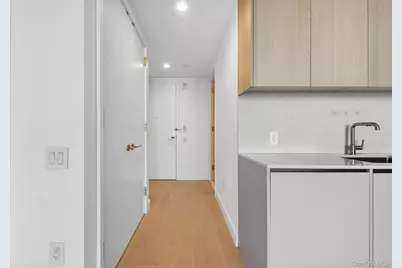 3 Court Square, Long Island City, NY 11101 - Photo 5