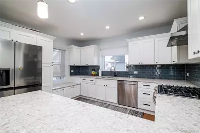 57 Island Parkway, Island Park, NY 11558 - Photo 9