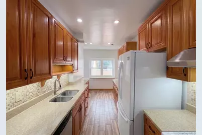 141-09 72nd Avenue, Kew Gardens, NY 11367 - Photo 5