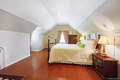 42 Beechwood Lane, New Hyde Park, NY 11040 - Photo 45