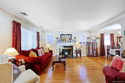 42 Beechwood Lane, New Hyde Park, NY 11040 - Photo 7