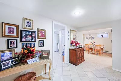 42 Beechwood Lane, New Hyde Park, NY 11040 - Photo 35