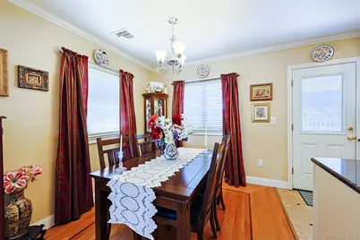42 Beechwood Lane, New Hyde Park, NY 11040 - Photo 13