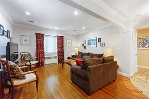 42 Beechwood Ln, New Hyde Park, NY 11040 - Photo 23