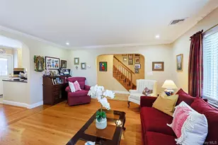 42 Beechwood Ln, New Hyde Park, NY 11040 - Photo 15