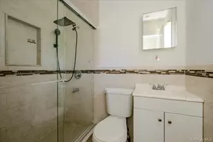 506 Cedarwood Dr, Cedarhurst, NY 11516 - Photo 15