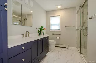 1401 Herzel Blvd, West Babylon, NY 11704 - Photo 17