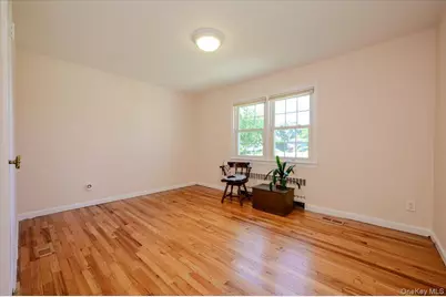 1401 Herzel Boulevard, West Babylon, NY 11704 - Photo 19