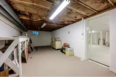 1401 Herzel Boulevard, West Babylon, NY 11704 - Photo 25