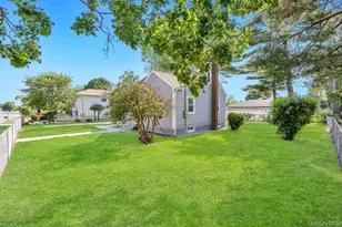 1828 Stein Dr, Bay Shore, NY 11706 - Photo 5
